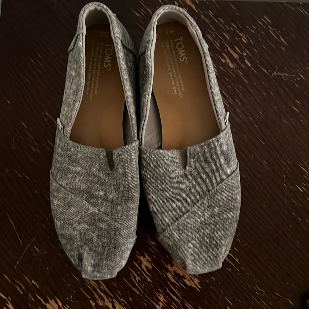 Tom’s shoes
